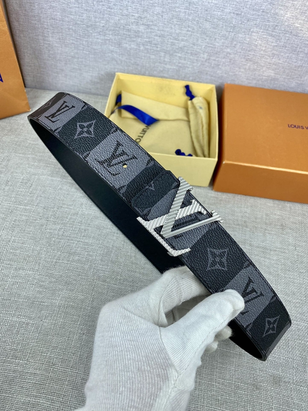 激安ルイヴィトンベルト正面デザイン